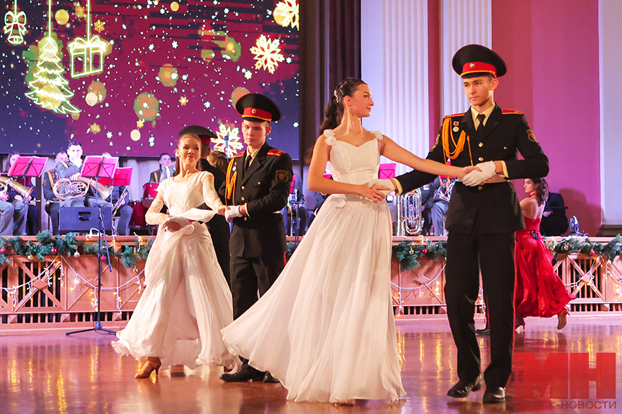 23 12 2024 siloviki armiya novogodnij suvorovskij bal pozhoga 13 kopiya