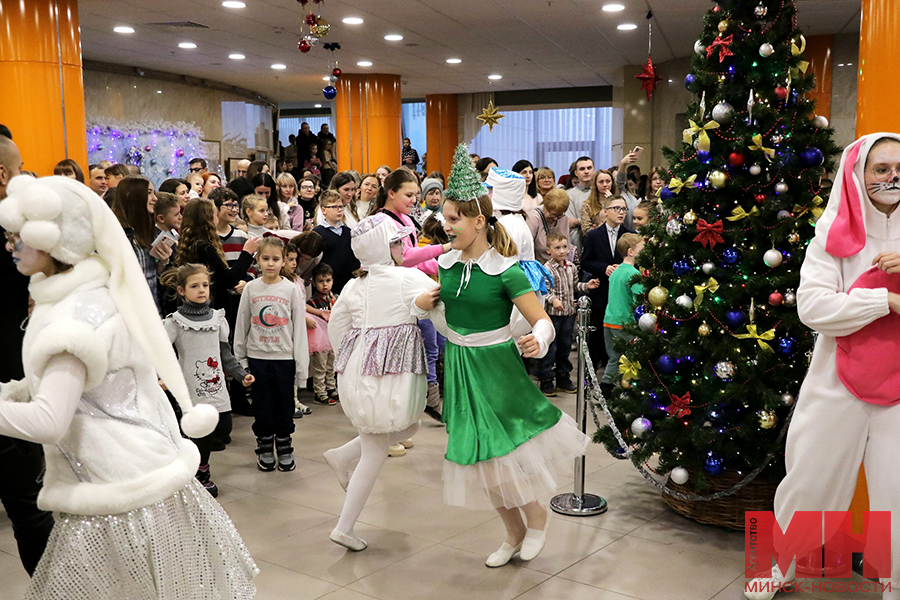 26 12 2024 prazdnik novogodnee blagotvoritelnoe predstavlenie mozolevskij 06 kopiya