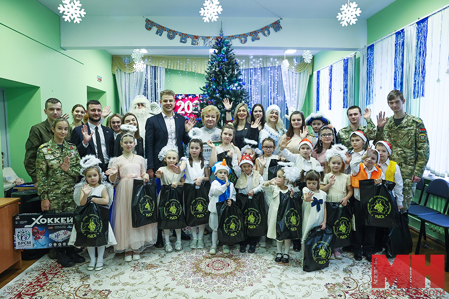 30 12 2024 prazdnik novogodnyaya programma dlya vospitannikov spcz miczevich 15 kopiya