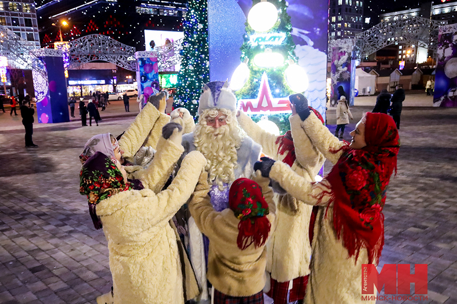 prazdnik dekoraczii zavodskoj rajon stolyarov 15 kopiya