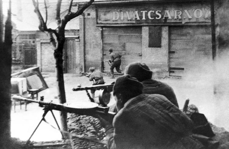 Будапештское гетто, фильм «Застава Ильича», Кевину Костнеру — 70. Этот день в истории: 18 января 3 1647181729784519 qmy803ub