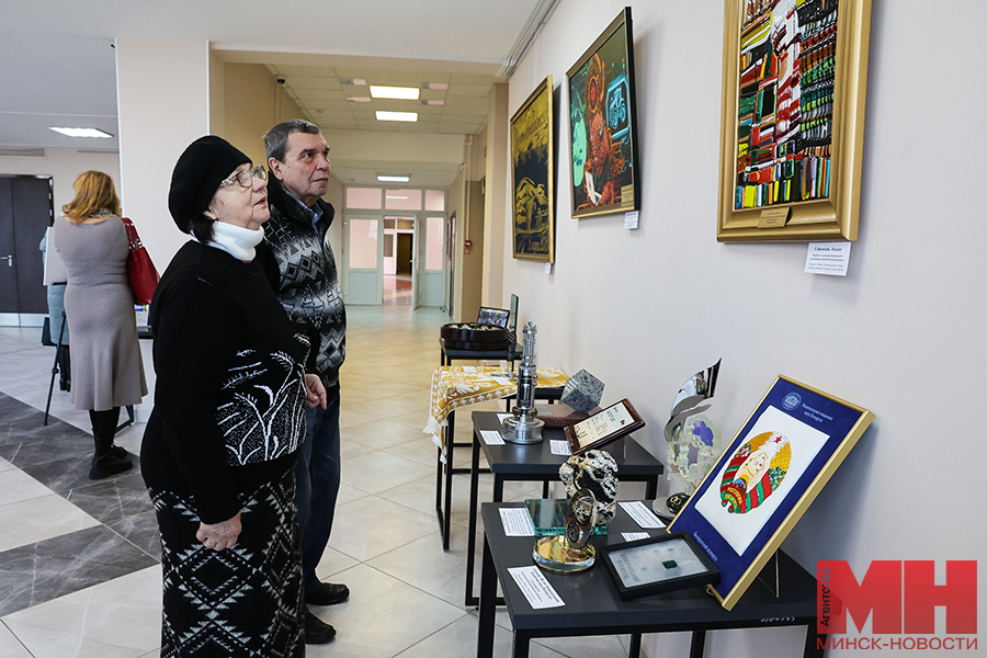 2025 01 13 politika marafon edinstva novopoloczk vystavka s lyubovyu i blagodarnostyu miczevich 6 kopiya