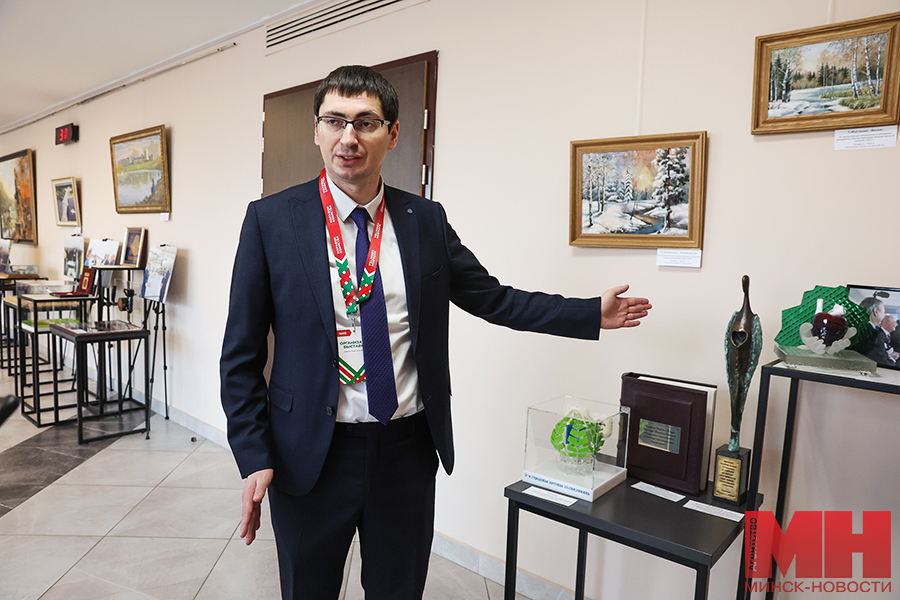 2025 01 13 politika marafon edinstva novopoloczk vystavka s lyubovyu i blagodarnostyu miczevich 9 kopiya