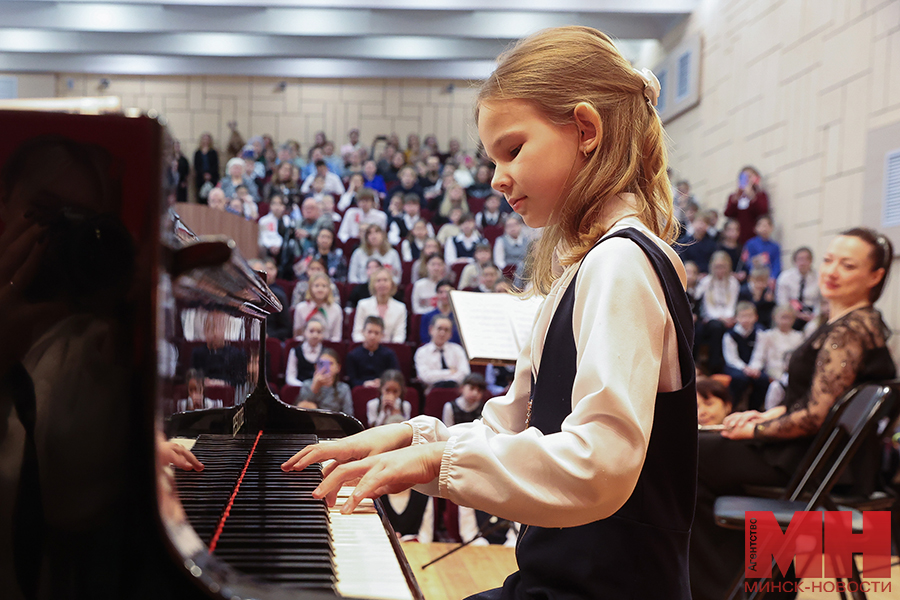 2025 01 14 politika marafon edinstva novopoloczk master klass prezidentskogo orkestra miczevich 20 kopiya