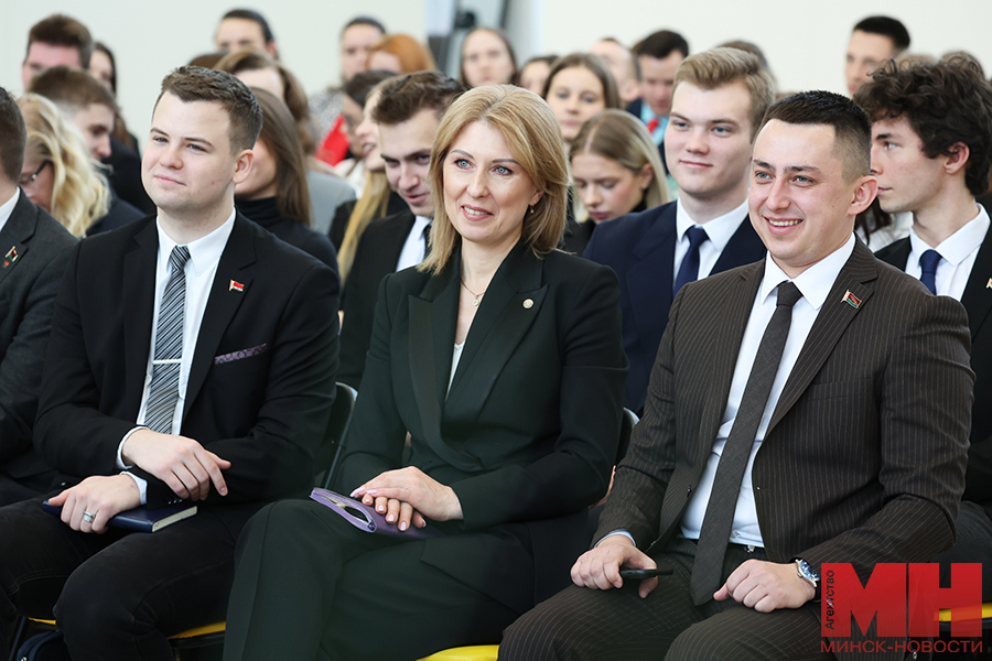 mgik kuharev vstretilsya s chlenami molodezhnyh sovetov lukashov 61 kopiya