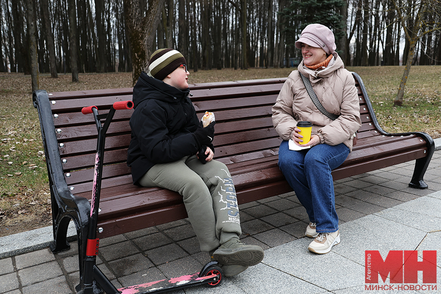 2025 03 30 gorod park pobedy kak otdyhayut minchane miczevich 3 kopiya