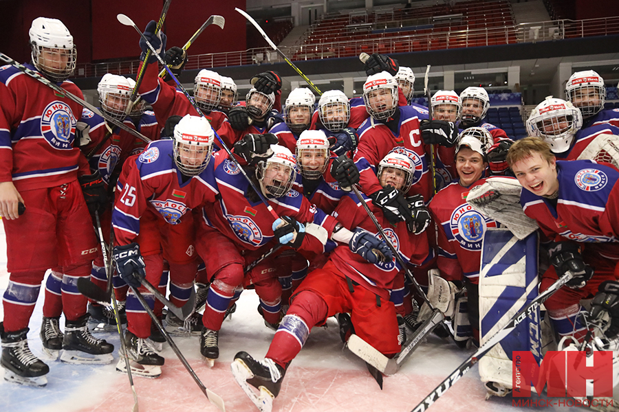 sport hokkej sorevnovaniya stolyarov 22 kopiya