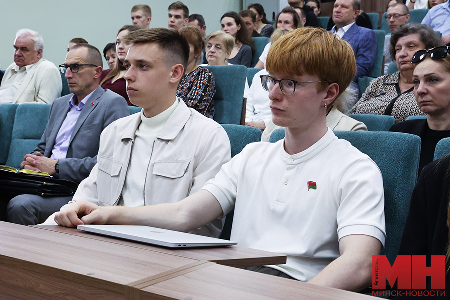 2025 04 24 politika akademiya svyazi frolov miczevich 5 kopiya