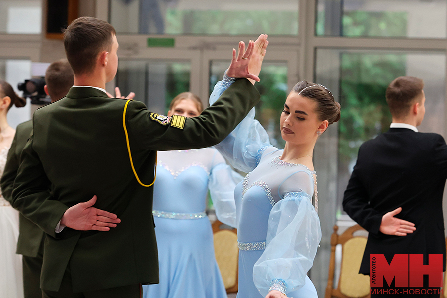 2025 04 15 obrazovanie kultura rektorskij bal malinovskaya17 kopiya