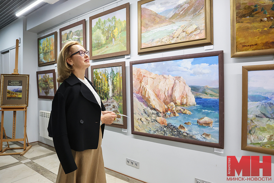 2025 05 14 kultura vystavka vladimira gladkova mezhdu nebom i zemlej miczevich 4 kopiya