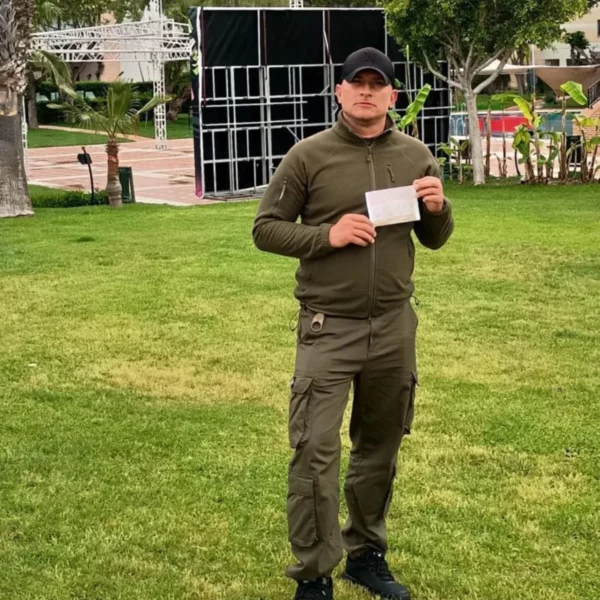 mihal s kartinoj pesni vesny