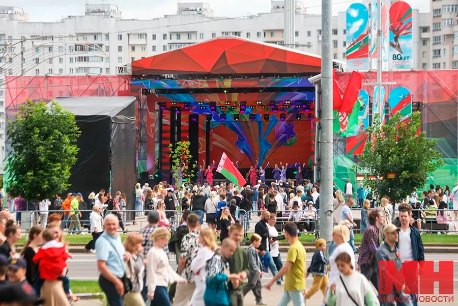 prazdnik den nezavisimosti konczert u dvorcza sporta stolyarov 21 kopiya