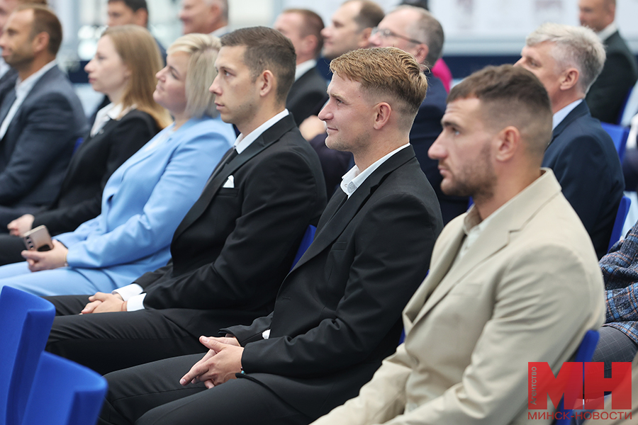 2025 06 25 sport chestvovanie komandy po plyazhnomu futbolu malinovskaya04 kopiya