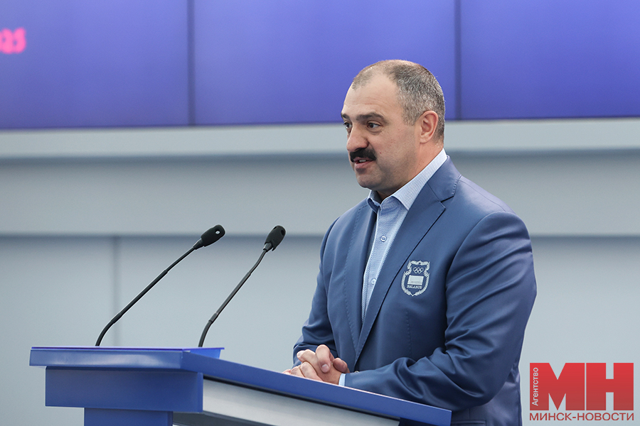 2025 06 25 sport chestvovanie komandy po plyazhnomu futbolu malinovskaya07