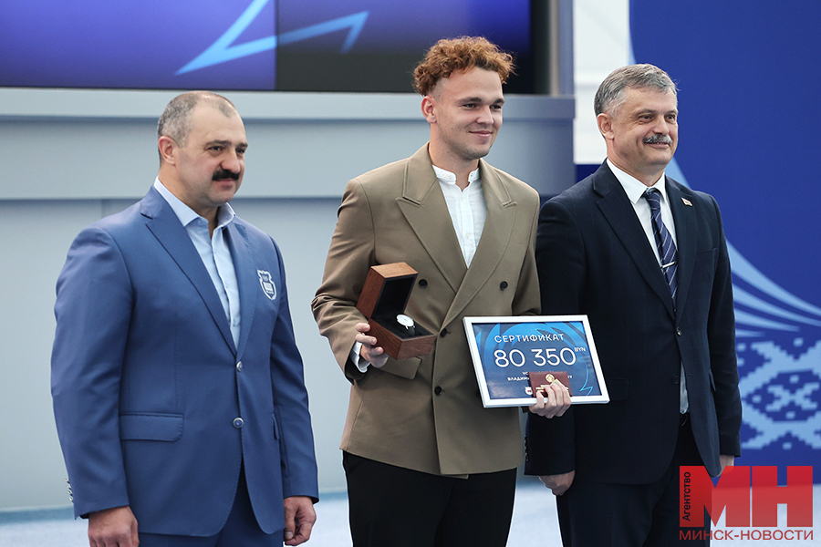 2025 06 25 sport chestvovanie komandy po plyazhnomu futbolu malinovskaya16 kopiya