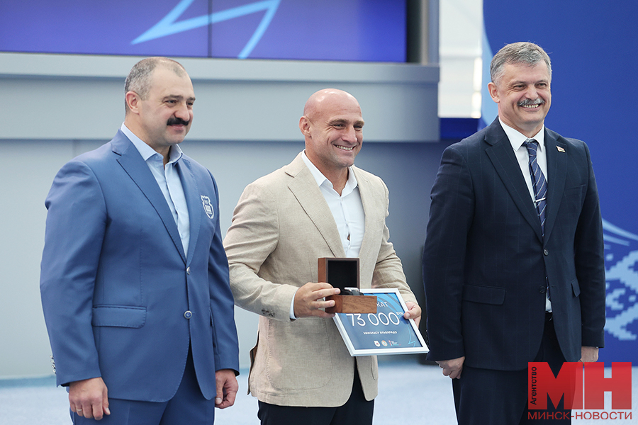 2025 06 25 sport chestvovanie komandy po plyazhnomu futbolu malinovskaya22 kopiya