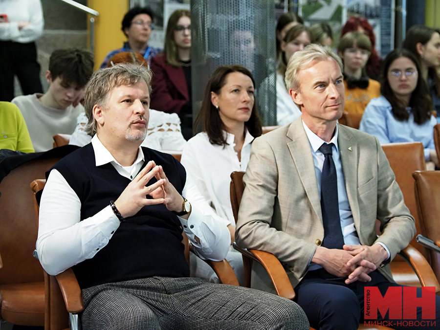 2025 06 26 kultura hronotop stolichnyh metamorfoz mozolevskij 18 kopiya