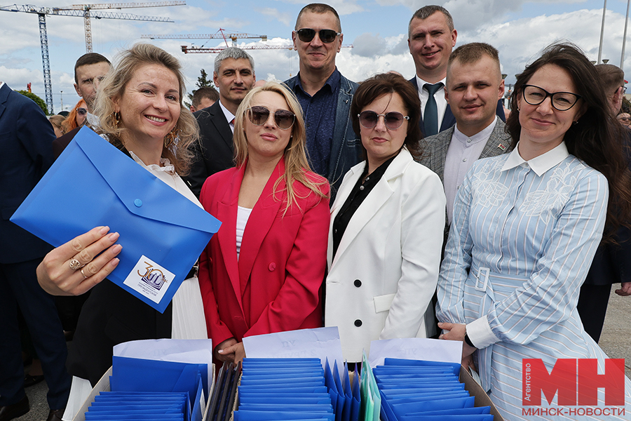 2025 06 30 politika ploshhad gosudarstvennogo flaga akademiya upravleniya miczevich 1 kopiya