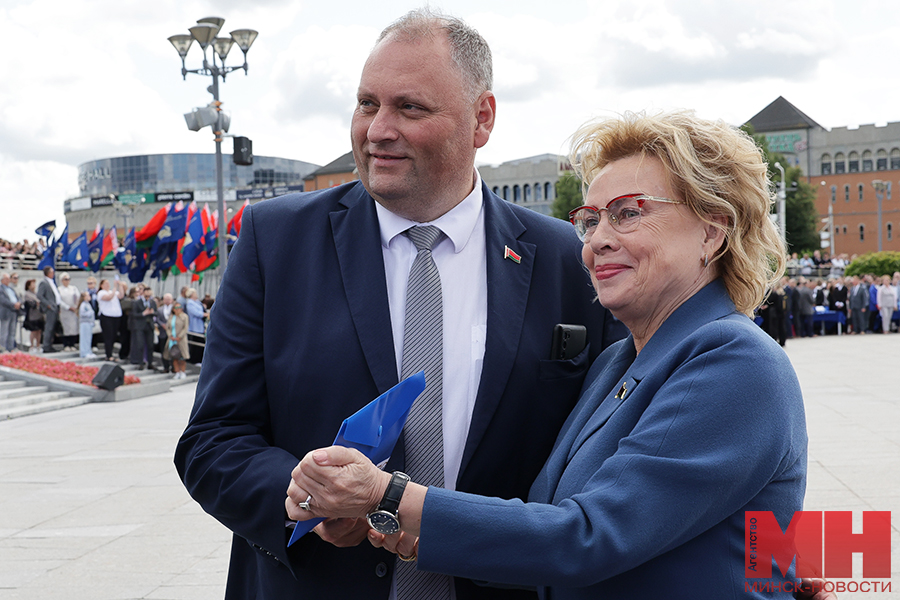 2025 06 30 politika ploshhad gosudarstvennogo flaga akademiya upravleniya miczevich 16 kopiya