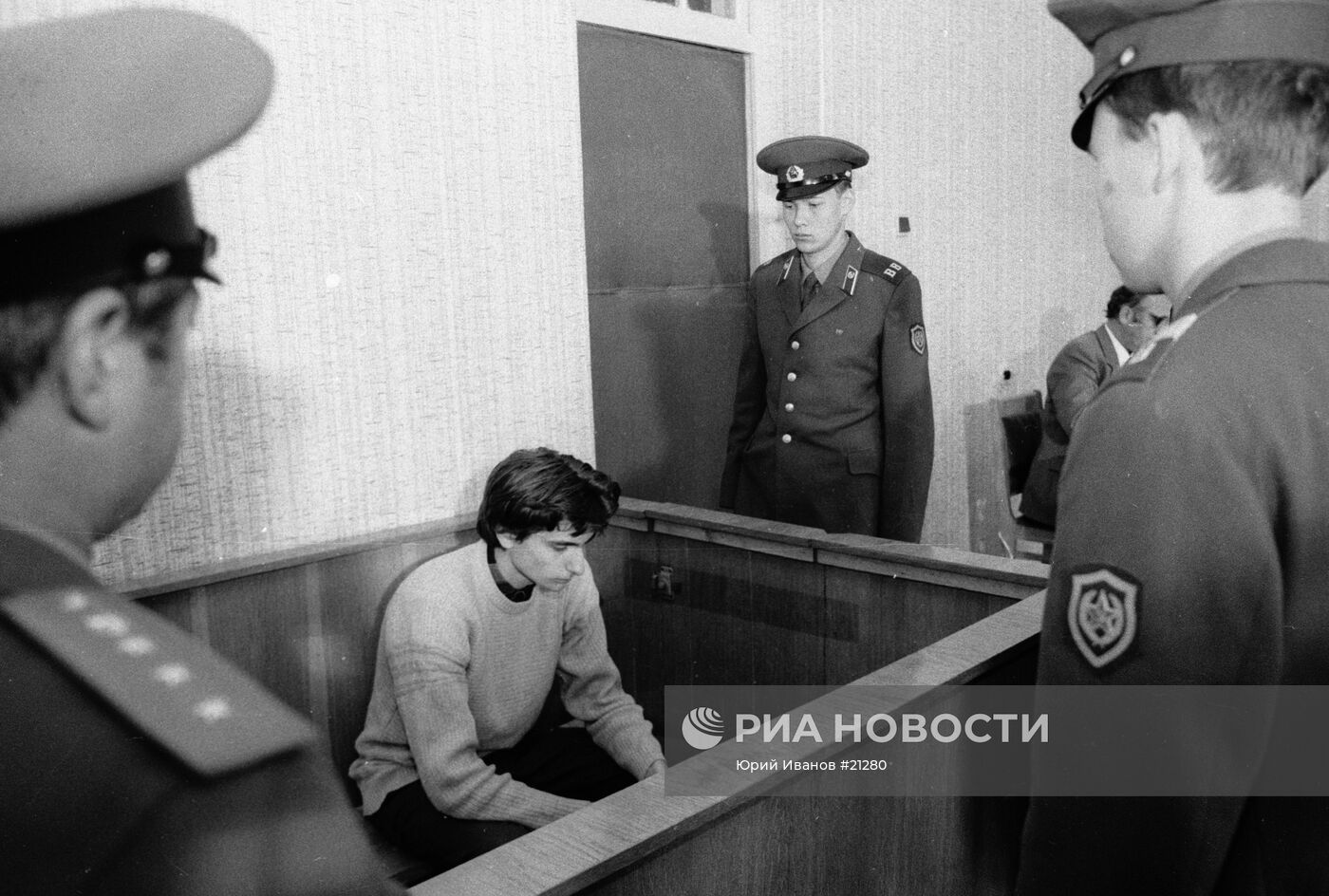 Убийцу Троцкого наградили в Кремле, белорус угнал самолет в Швецию. Этот день в истории: 8 июня 6 ria 21280 preview