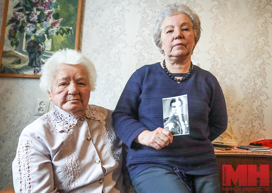 Забыть невозможно. Связная Ванда Гузий — про подвиг Казея, недетские задания и простые радости жизни 1 vanda feliczianovna s docheryu i portretom muzha