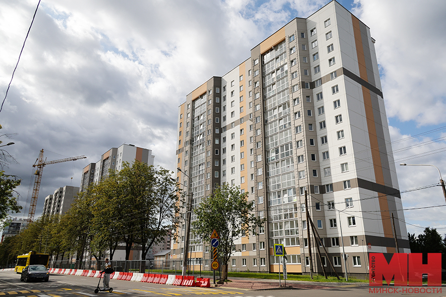 2025 06 30 gorod novye doma v koncze uliczy volgogradskoj miczevich 3