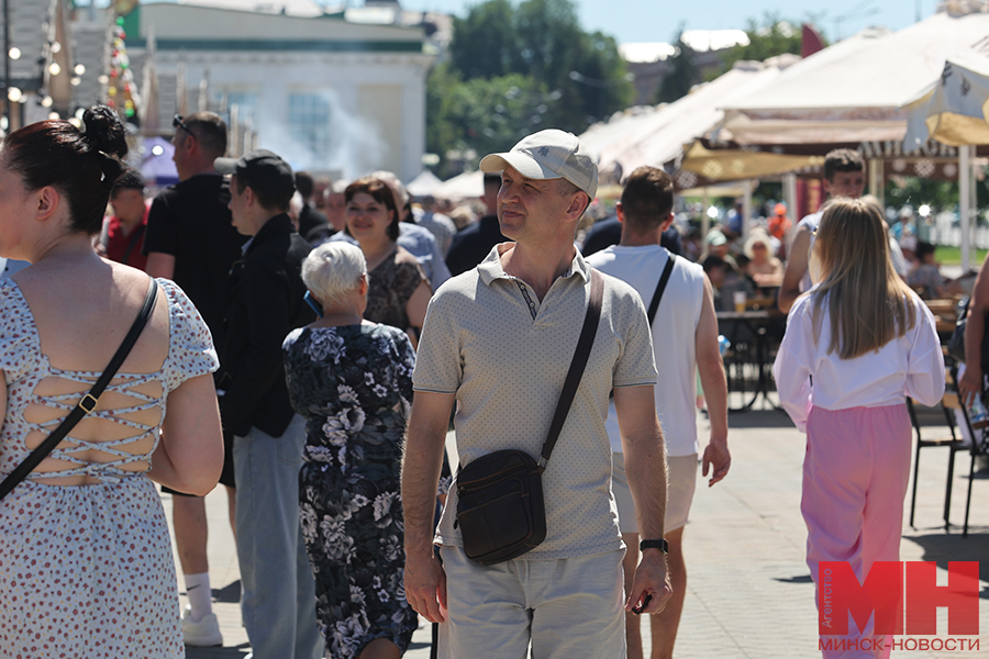 2025 07 03 prazdnik den nezavisimosti yarmarka dvorecz sporta malinovskaya10 kopiya