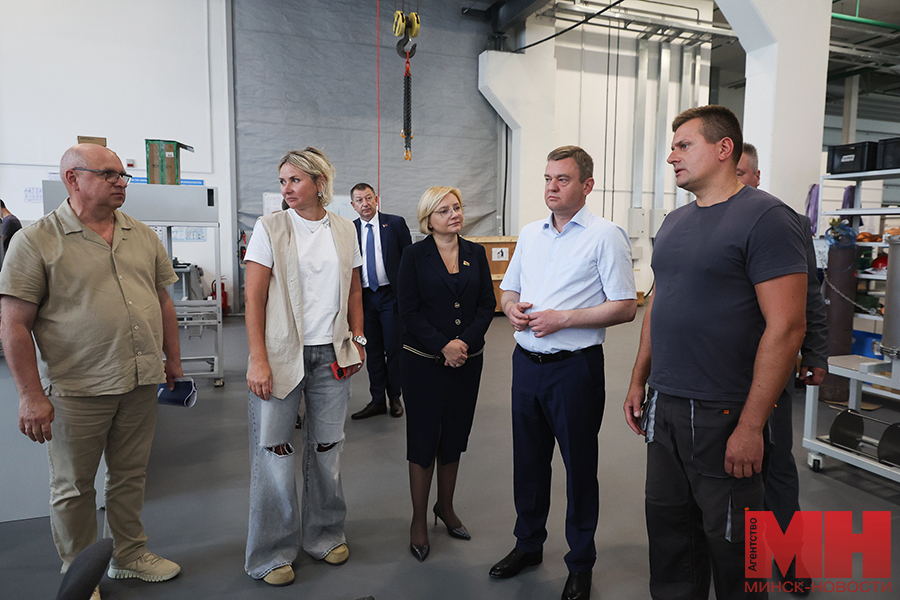 2025 07 16 mgik vicze gubernator peterburga posetil tehnopark lazarevich malinovskaya52 kopiya