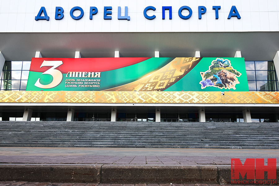 Как украшают столицу ко Дню Независимости 7 gorod dekoraczii den nezavisimosti stolyarov 2 kopiya