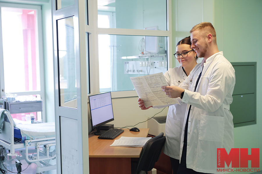 10 gkb molodye speczialisty vrach anesteziolog reanimatolog nikita papsoj i medsestra polina nischimnaya