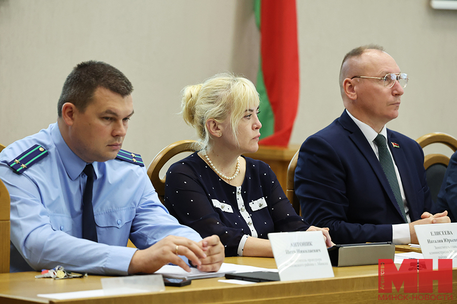 От воскресных школ до строительства культовых объектов: администрация Московского обсудила вопросы религиозных организаций 7 2025 08 12 mgik zasedanie po voprosam religii moskovskij malinovskaya03 kopiya