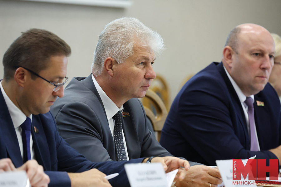 От воскресных школ до строительства культовых объектов: администрация Московского обсудила вопросы религиозных организаций 2 2025 08 12 mgik zasedanie po voprosam religii moskovskij malinovskaya11 kopiya
