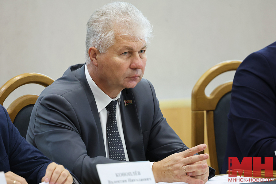 От воскресных школ до строительства культовых объектов: администрация Московского обсудила вопросы религиозных организаций 9 2025 08 12 mgik zasedanie po voprosam religii moskovskij malinovskaya21 kopiya