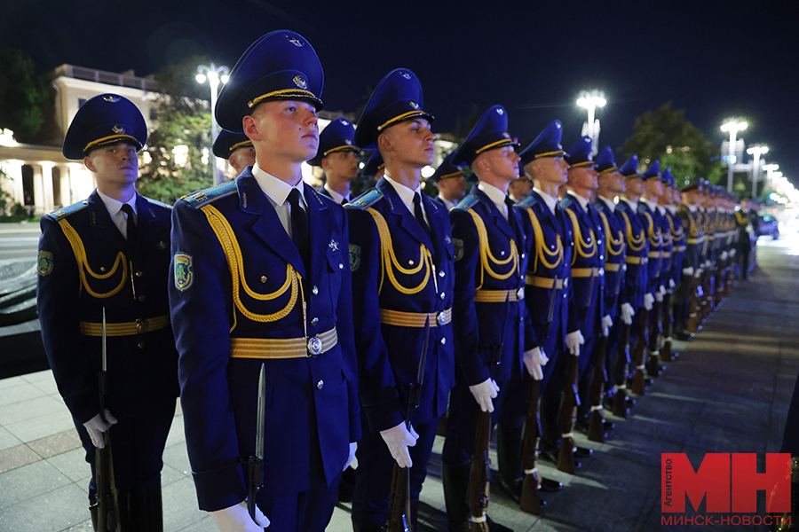 2025 08 19 politika vozlozhenie czvetov vladimir kuharev s prezidentom irana miczevich 15 kopiya