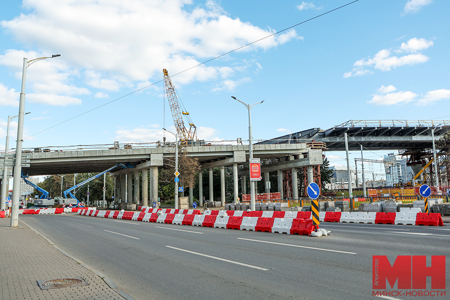 Выполнено около 70 % объема работ. Когда откроют движение по путепроводу на пр. Независимости 1 2025 08 19 strojka puteprovod na moskovskoj kuharev pozhoga 01 kopiya