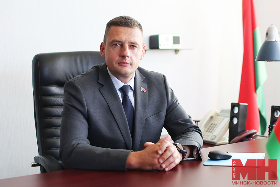 2025 08 14 reklama garazhi avtostoyanki i parkovki malinovskaya01 kopiya