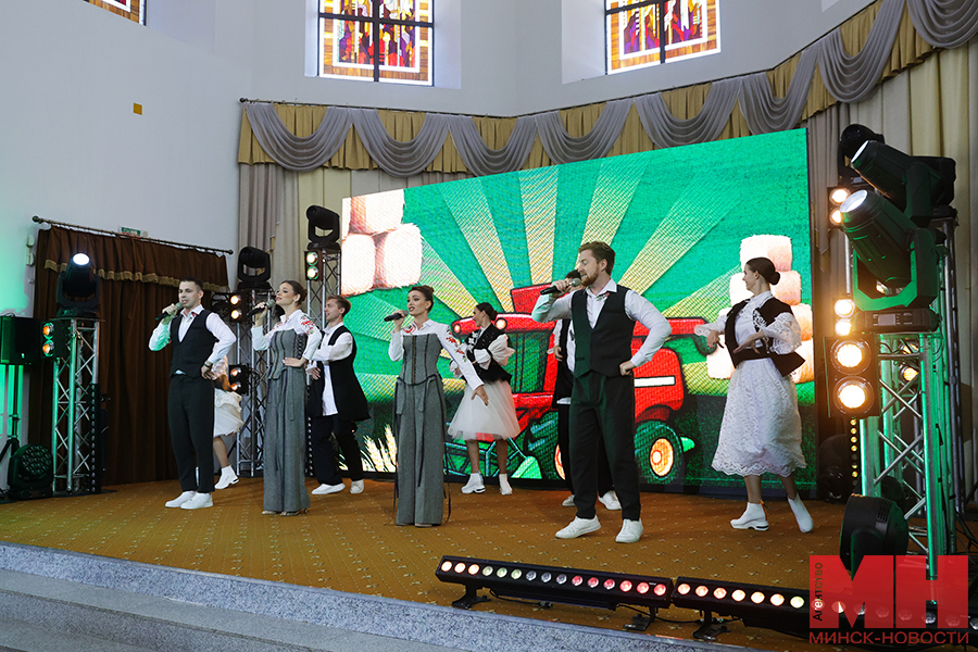 2025 09 10 mgik vrucheniya nagrad luchshij po professii 2025 minskij master miczevich 28 kopiya