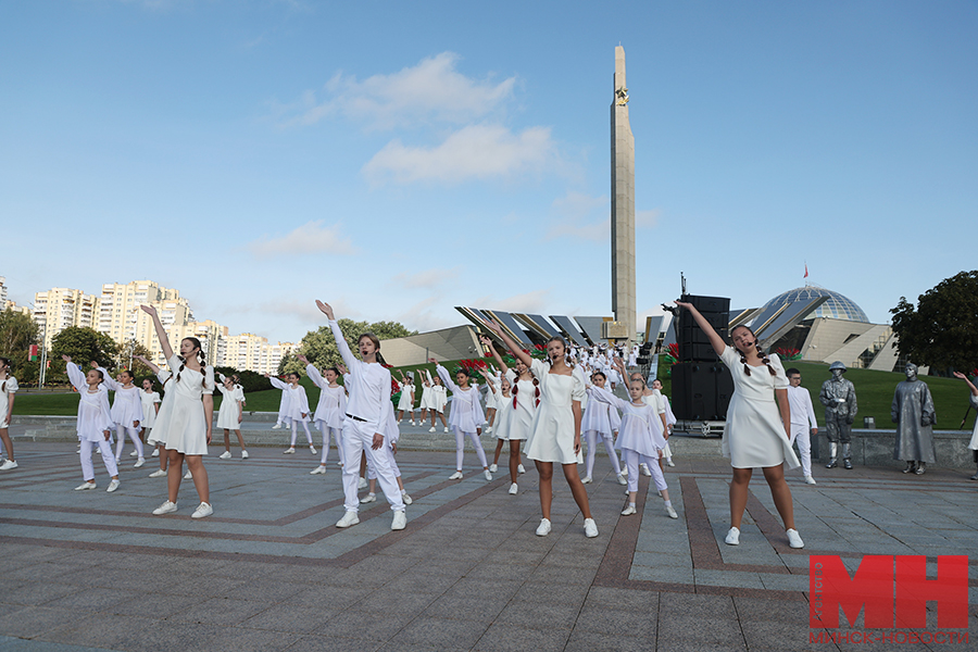 2025 09 13 prazdniki den goroda vozlozhenie malinovskaya047 kopiya
