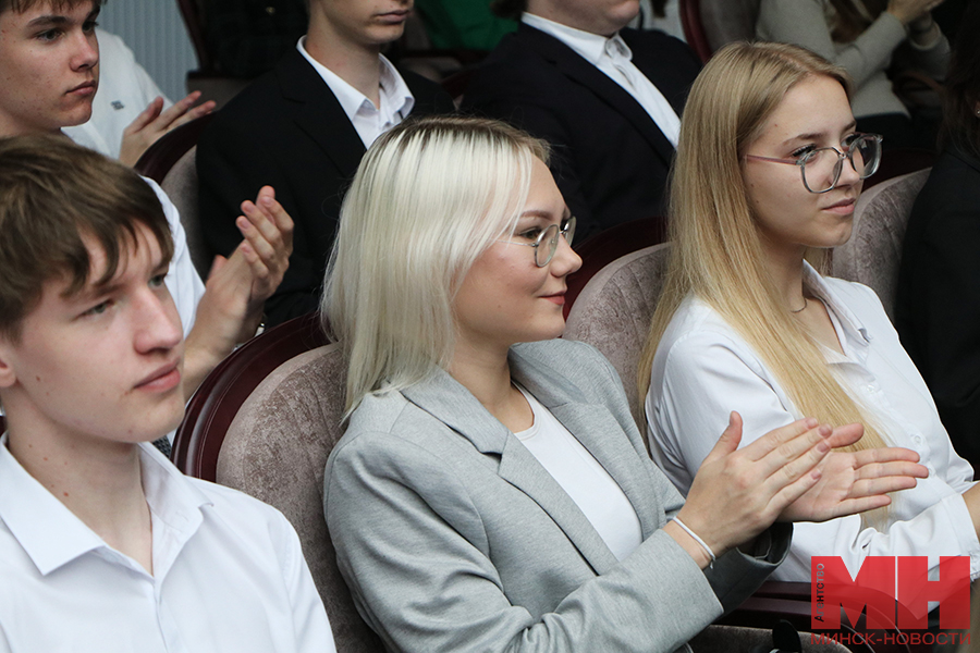 2025 09 16 politika marafon 17 granej edinstva mozolevskij 13 kopiya