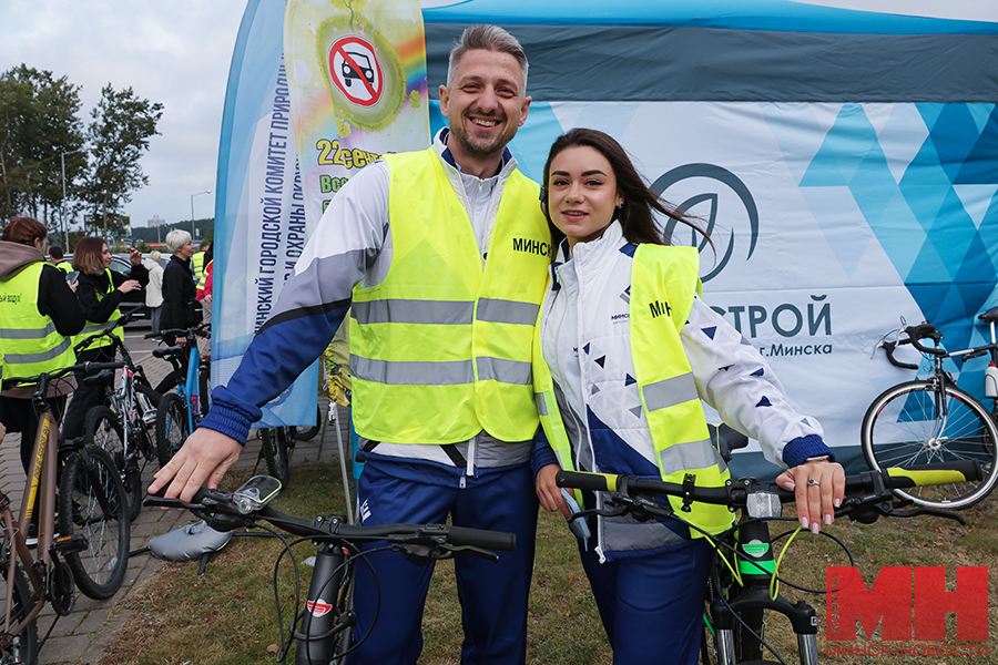 2025 09 16 sport veloprobeg vozlozhenie czvetov k stele miczevich 2 kopiya