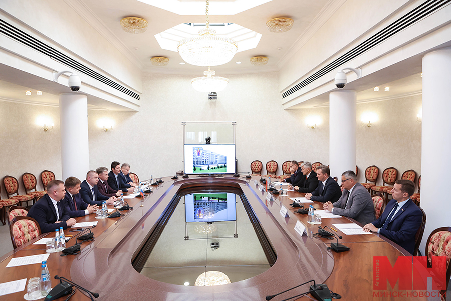 2025 09 18 mgik delegacziya vladimirskoj oblasti vstretitsya s chernikovym pozhoga 15 kopiya