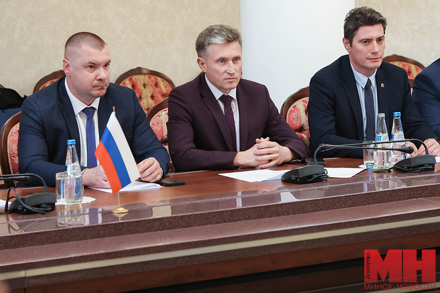 2025 09 18 mgik delegacziya vladimirskoj oblasti vstretitsya s chernikovym pozhoga 21 kopiya