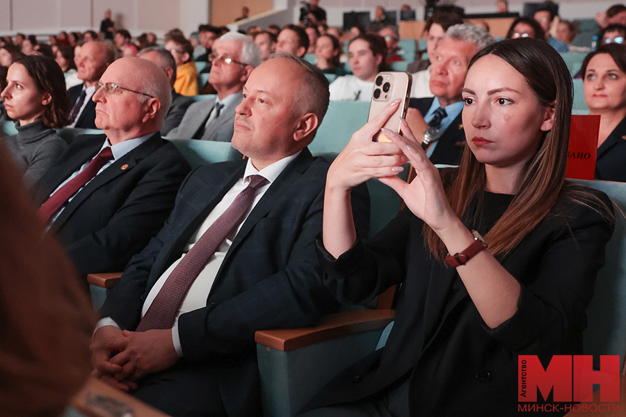 2025 09 26 kultura otkrytie festivalya dokumentalnyh filmov rt dok miczevich 12 kopiya