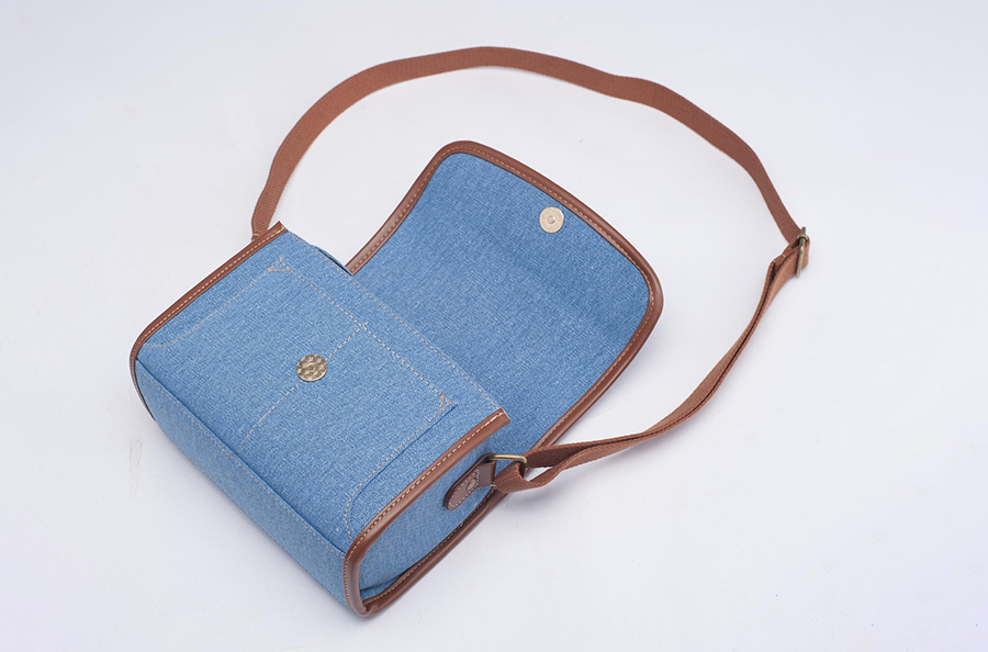 camera bag 669616 1280