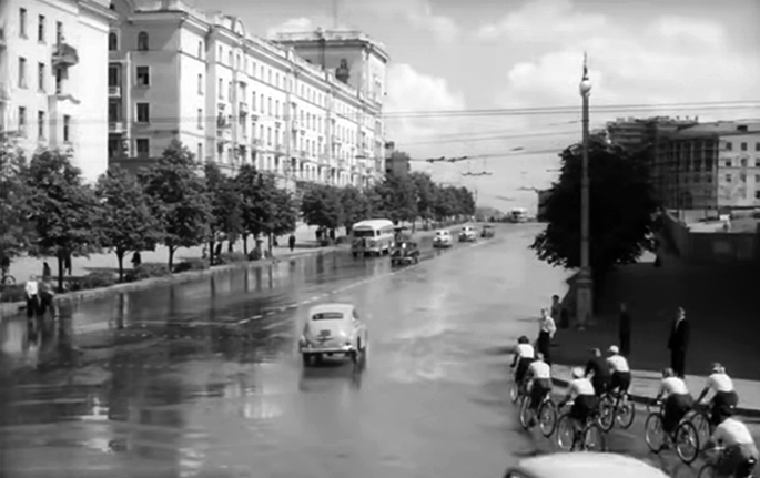Когда Советский район был еще Ворошиловским. Посмотрели забытые киноленты с главным героем — Минском 4 kto smeetsya poslednim
