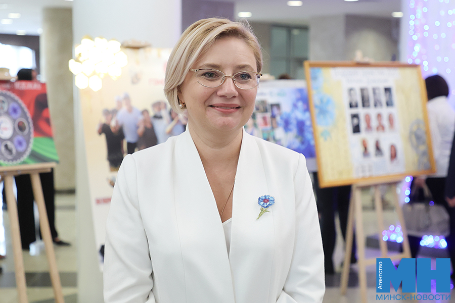 Лазаревич: бренд «Беллегпром» — часть истории нашей страны, его надо развивать 1 2025 09 05 soczialka konkurs trudovaya dinastiya lazarevich malinovskaya12