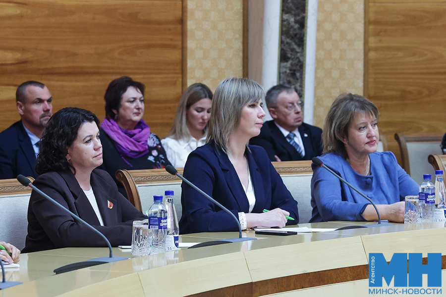 2025 10 14 politika seminar delegatov vns ot beloj rusi miczevich 10 kopiya