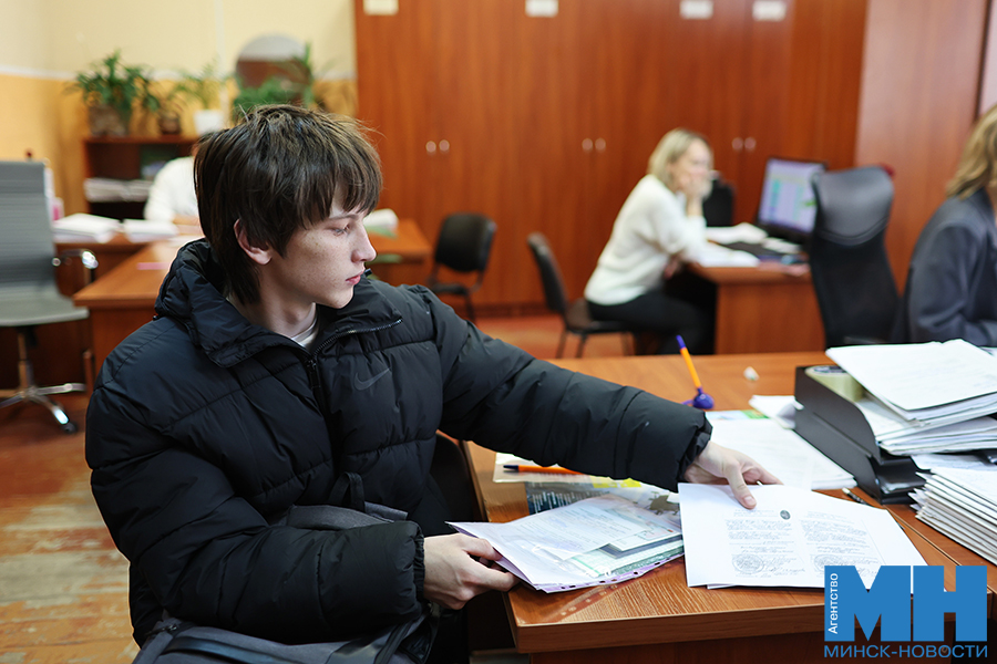 В Минске начинается отправка призывников в войска. Как организован призыв 9 2025 10 14 siloviki armiya prizyv voenkomat malinovskaya16 kopiya