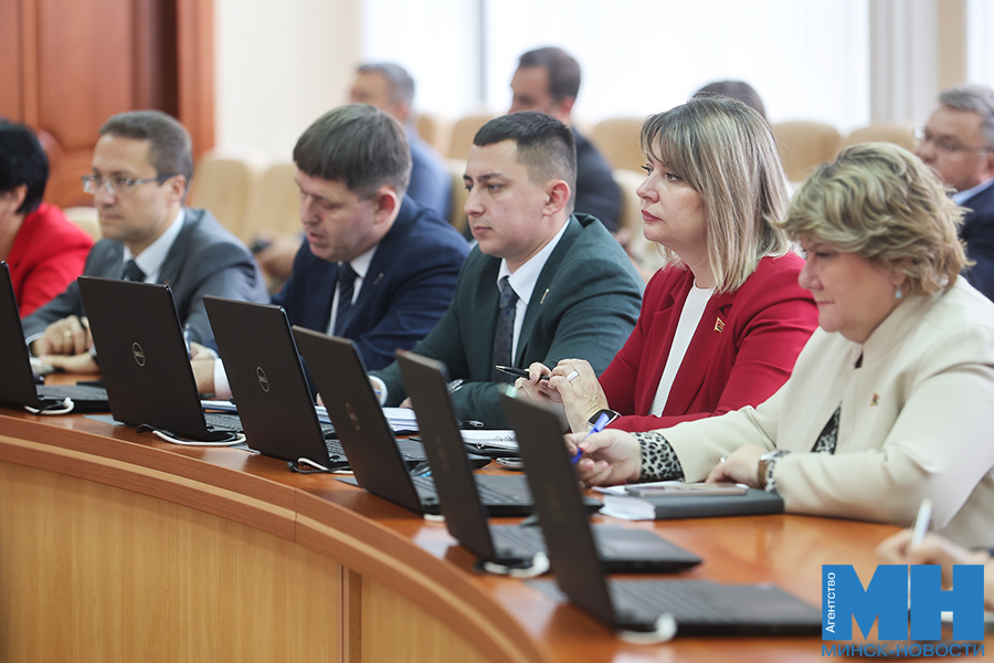 2025 10 15 mgik obsuzhdenie novogodnih proektov v tcz lazarevich malinovskaya02 kopiya