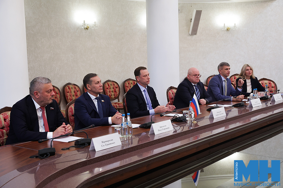 Минск и Сочи подписали дорожную карту по развитию и расширению межмуниципальных отношений 8 2025 10 20 mgik vstrecha kuharev proshunin miczevich 12 kopiya
